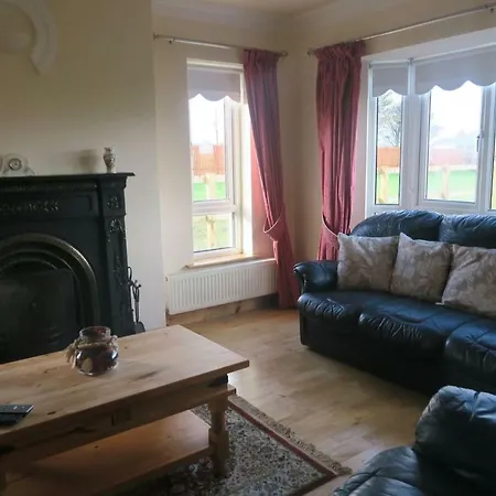 Inglewood - - Crossmolina - County Mayo - Sleeps 8 - Sister To Thistledown بيت للعطل *