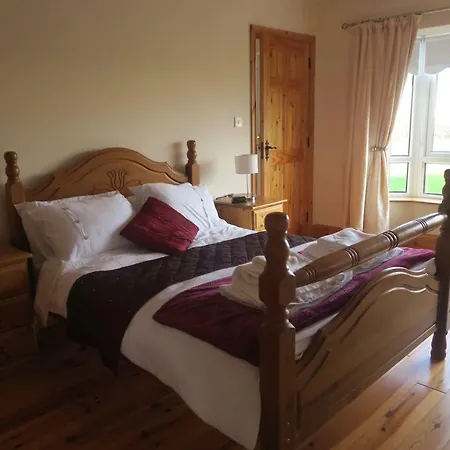 Inglewood - - Crossmolina - County Mayo - Sleeps 8 - Sister To Thistledown بيت للعطل *