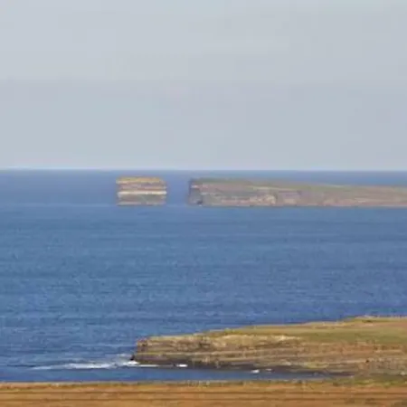 Inglewood - - Crossmolina - County Mayo - Sleeps 8 - Sister To Thistledown בית נופש בלינה