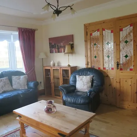 Inglewood - - Crossmolina - County Mayo - Sleeps 8 - Sister To Thistledown بالينا